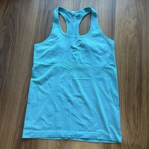 Lululemon Swiftly Tech Racerback 2.0 Women's Activewear Size 8 Blue